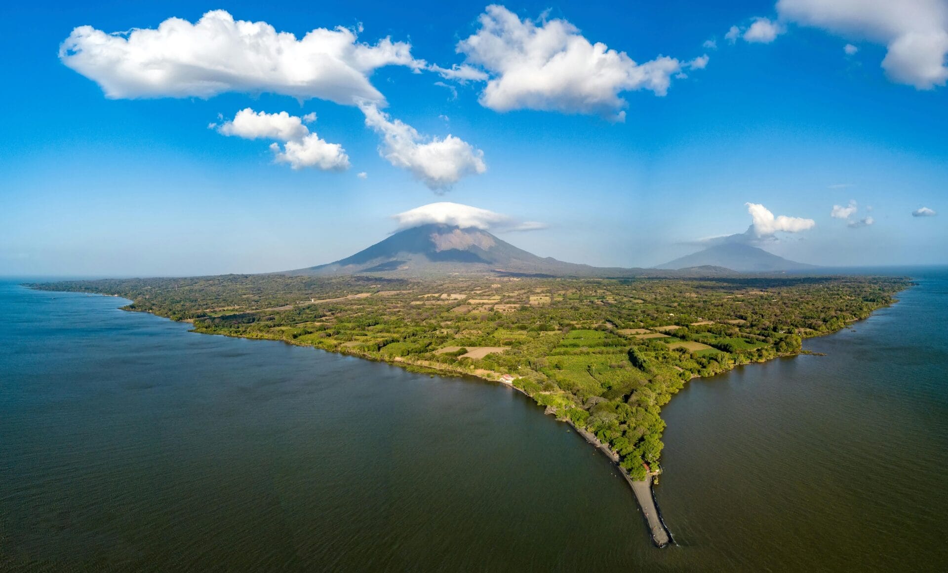 Voyage au Nicaragua en 2026 - Visiter l'île d'Ometepe - Vue sur l'île d'ometepe - Voyage sur mesure avec NostaLatina ANN
