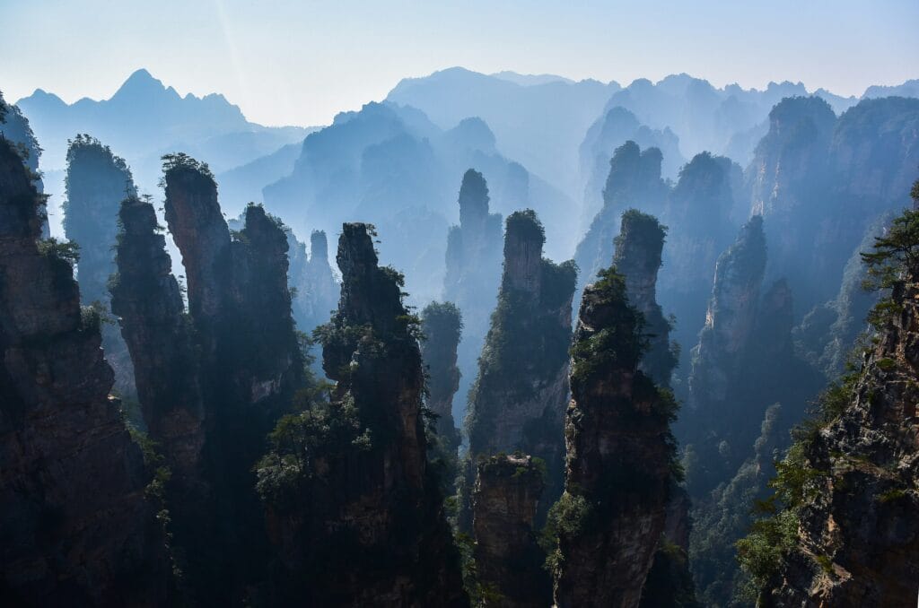 Voyage en Chine en 2025 - piliers rocheux dans le parc de zhangjiajie - Agence de voyage NostalAsie ANN