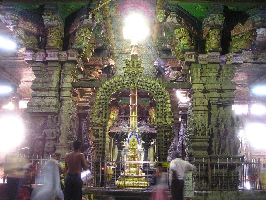 Voyage en Inde en 2026 - Prières au temple de Minakshi - Voyage sur mesure avec NostalAsia ANN