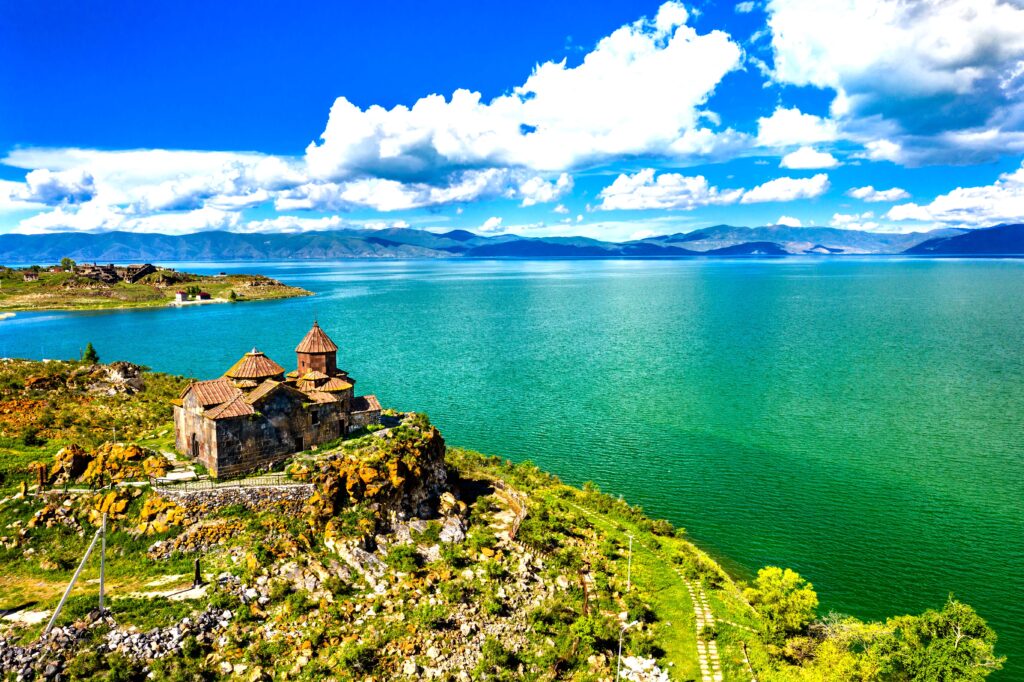 Vacances en Arménie : Voyage sur le lac Sevan
