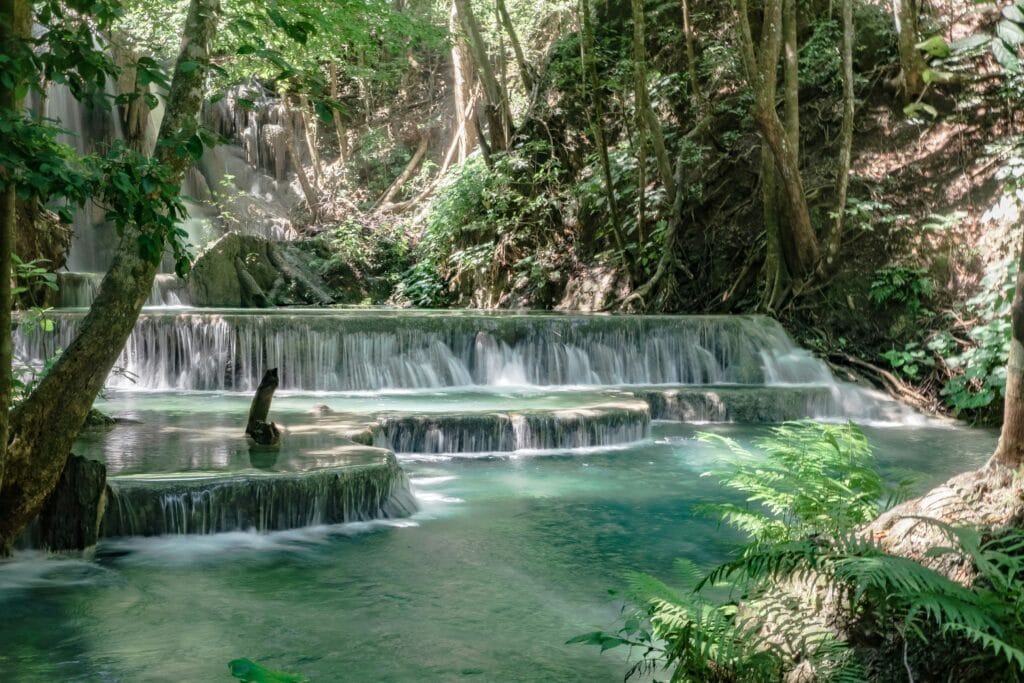Voyage en Indonésie en 2025 - Îles de la Sonde - cascade de Mata Jitu sur l'île de Sumbawa en Indonésie - Agence de voyage NostalAsie ANN