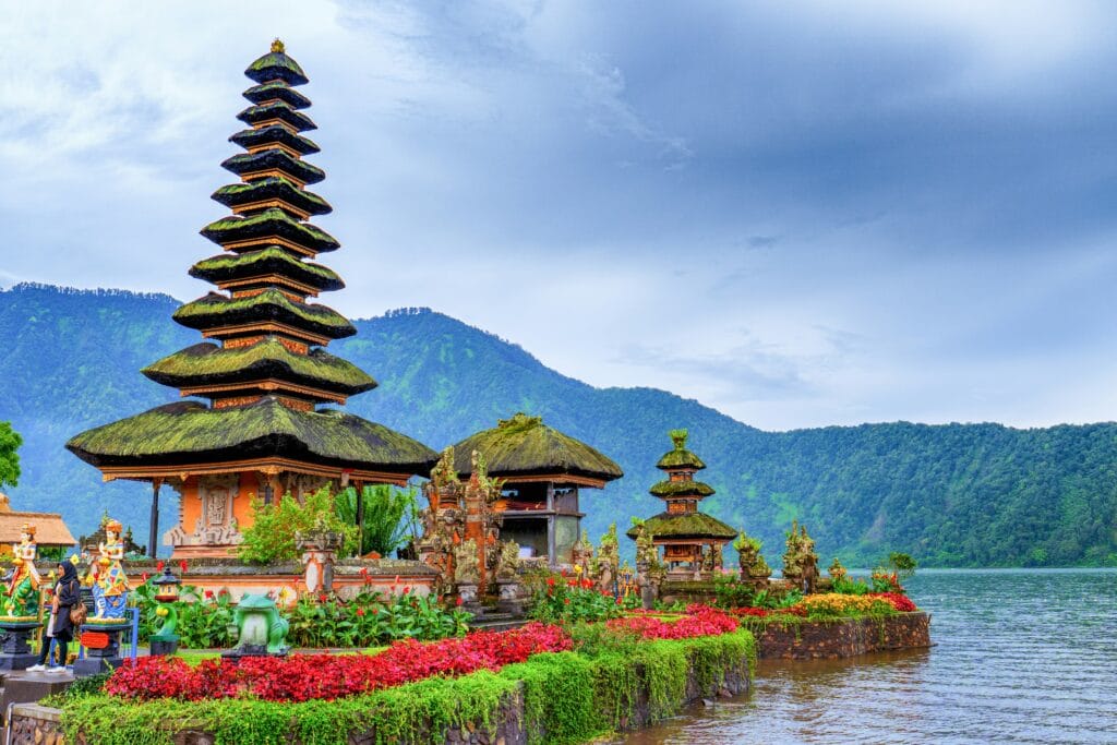 Voyage en Indonésie en 2025 - Îles de la Sonde - temples sur l'île de Bali en Indonésie - Agence de voyage NostalAsie ANN