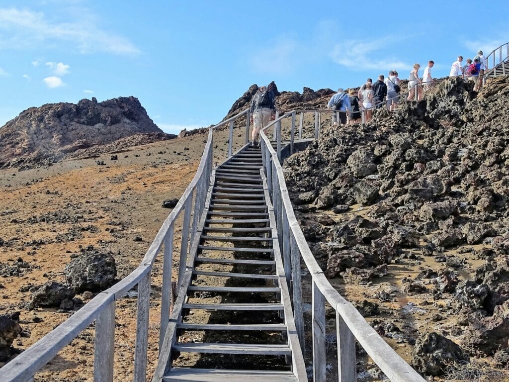 Voyage en Équateur en 2025 - Ascension du volcan Isabela aux îles des Galapagos - ANN NostaLatina