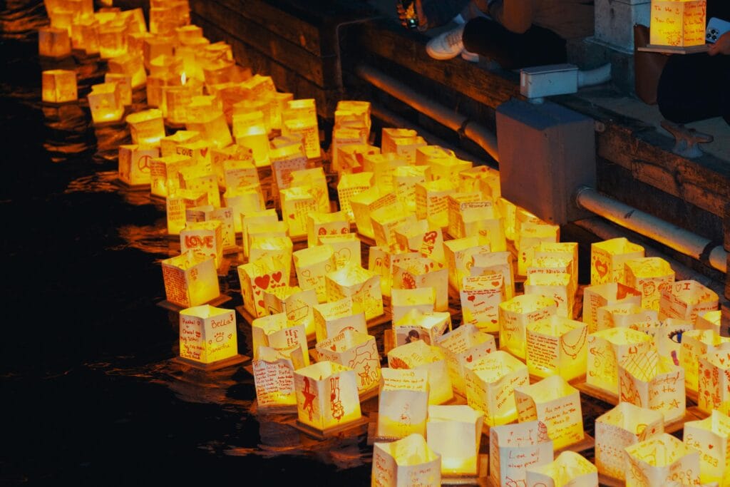 Actualité du mois - Août 2025 - fête o-bon japon - lanternes pour la fête o-bon - NostalAsie ANN