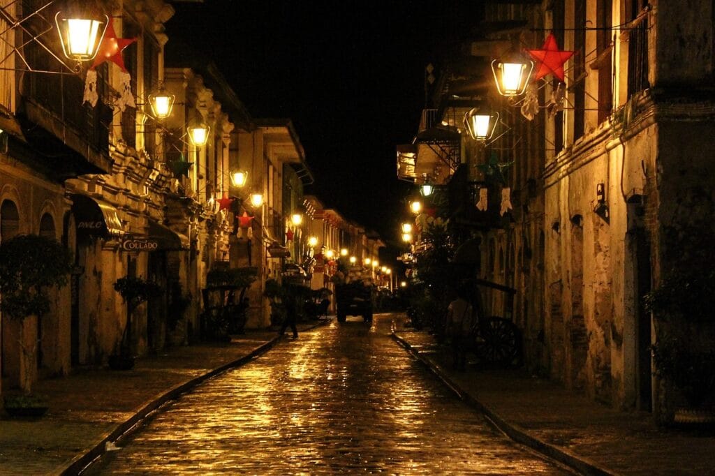 Voyage aux Philippines en 2025 - Vigan de nuit - ANN NostalAsie