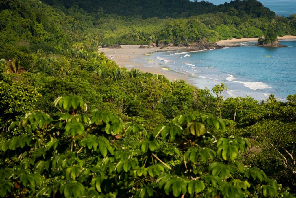Voyage au Costa Rica en 2026 - vue sur la playa manuel antonio depuis le mirador - Voyage sur mesure avec NostaLatina ANN