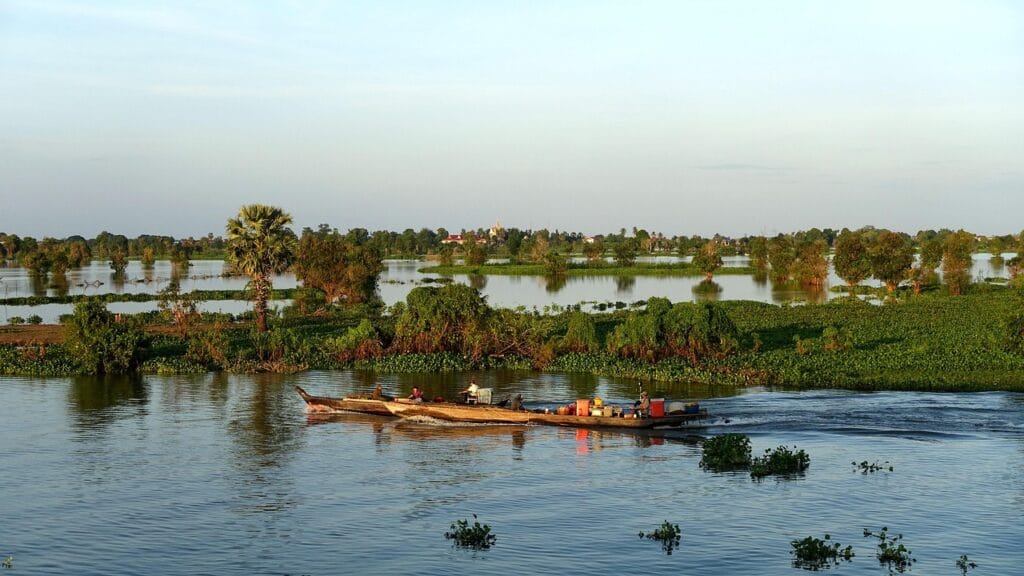Voyage au Cambodge en 2026 - Forêt inondée de Tonlé Sap - Voyage sur mesure avec NostalAsia ANN