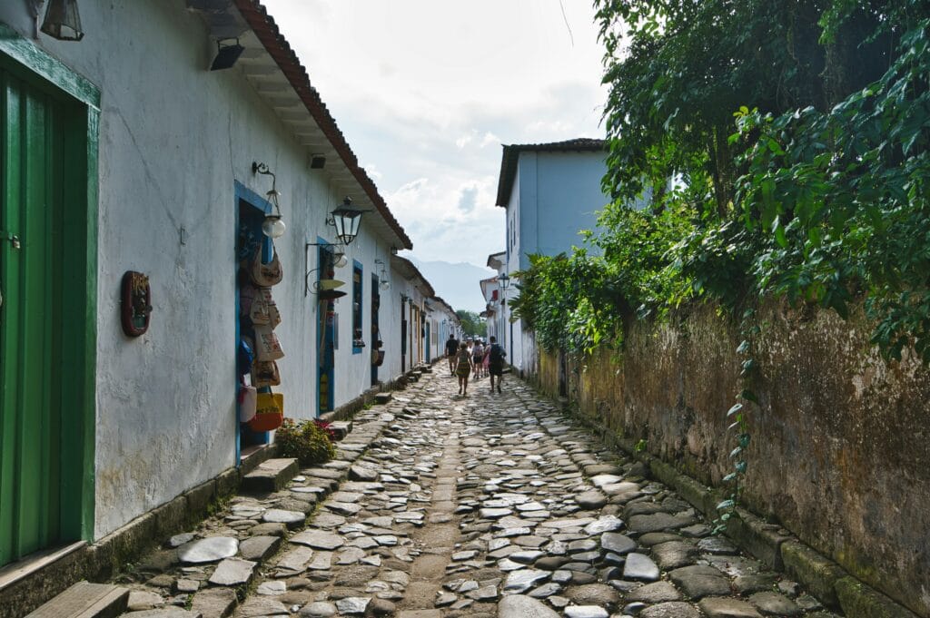 Voyage au Brésil en 2026 - Ruelles dans la ville coloniale de Paraty - Voyage sur mesure avec NostaLatina ANN
