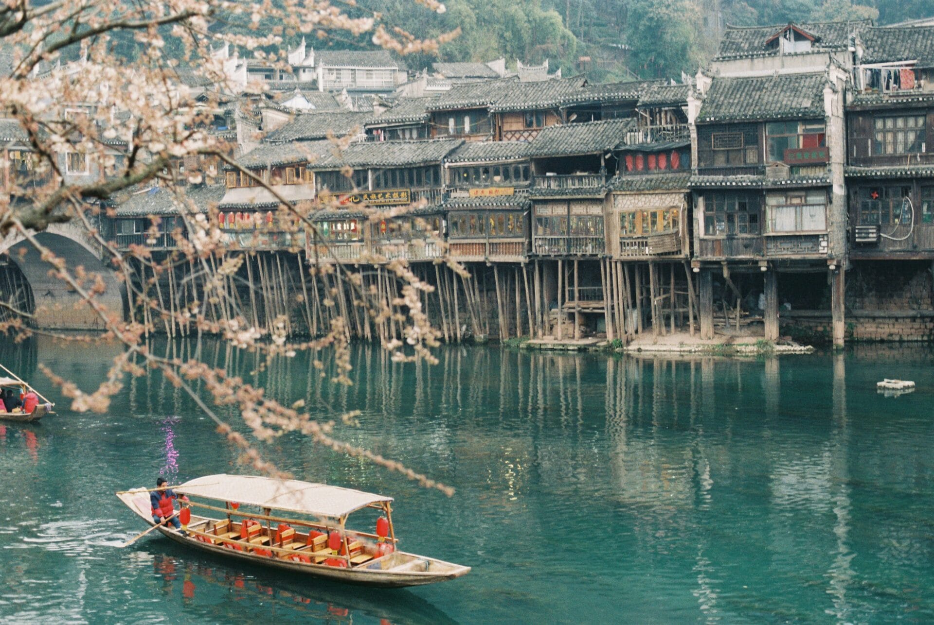 Voyage en Chine en 2026 - Visiter fenghuang en Chine - Voyage sur mesure avec NostalAsie ANN